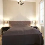 Boutique Charme Kueferstr 10-12 *