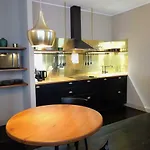 Apartment Boutique Charme Kueferstr 10-12 *
