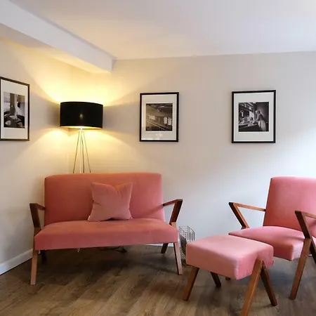 Apartament Boutique Charme Kueferstr 10-12 *